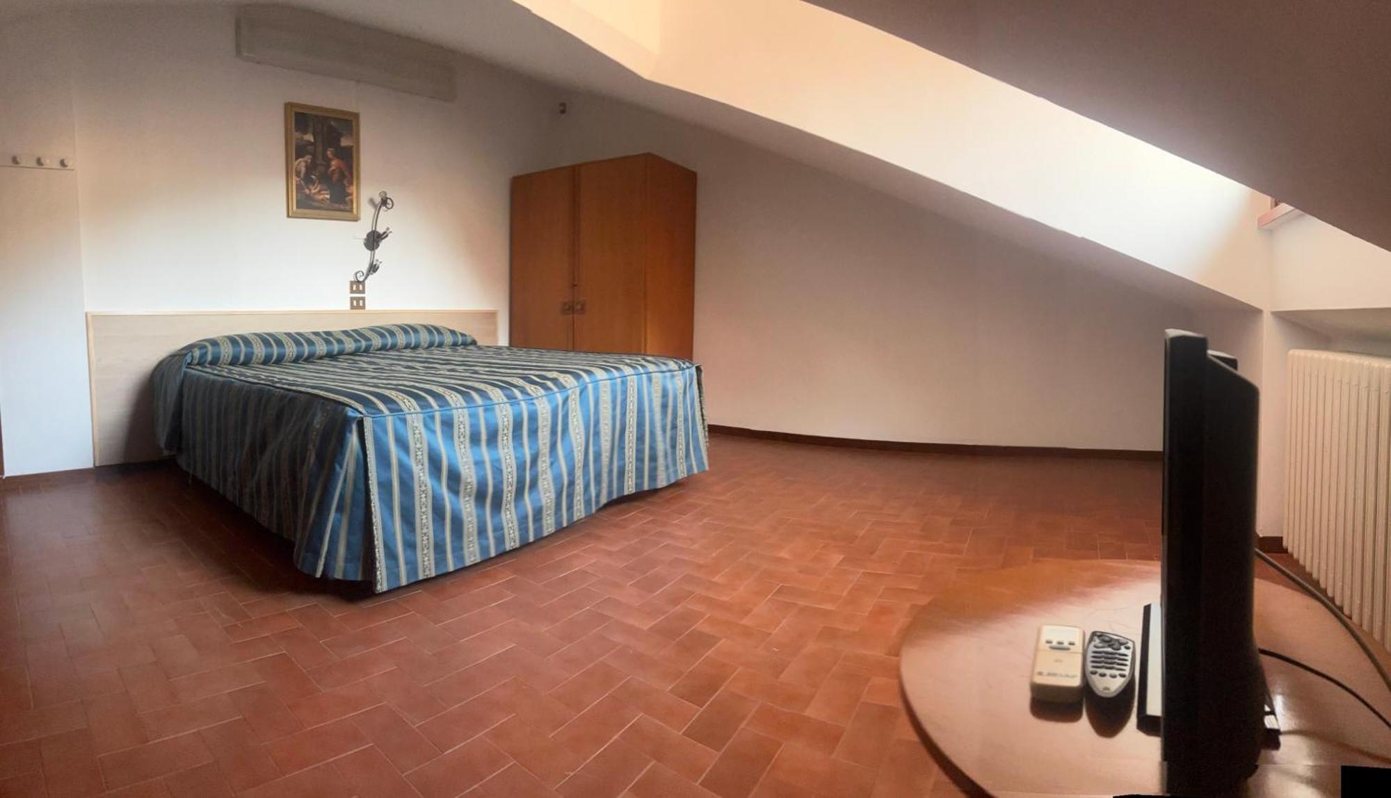 Casa Vacanza - Casa Del Padre Nascimbeni Torri Del Benaco Exteriör bild